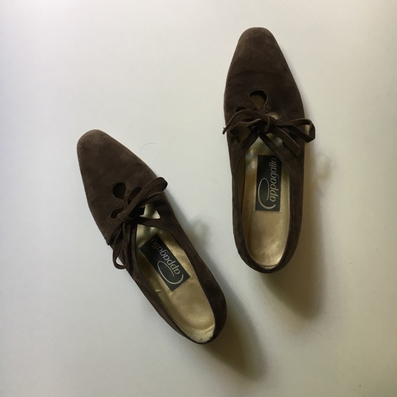 • adorable vintage pappagallo tie front shoes • - Picture 6 of 7